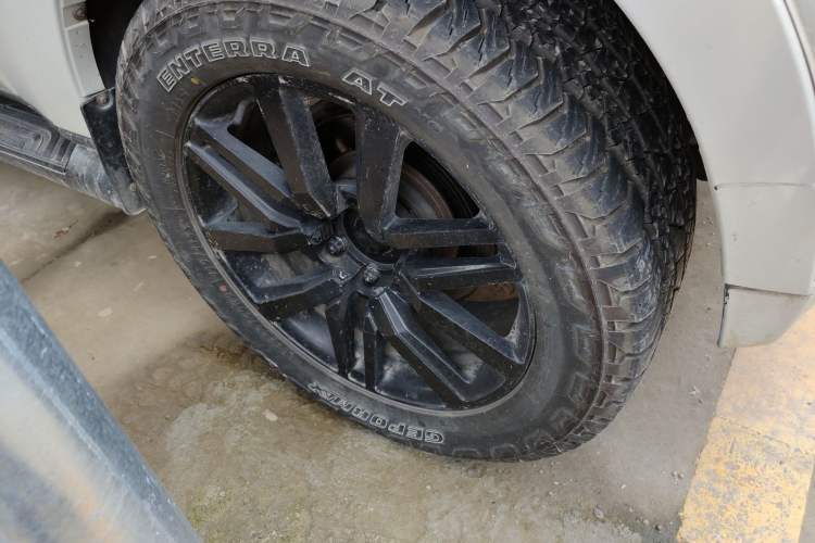 Used Mitsubishi Pajero  Right Front Wheel Hub