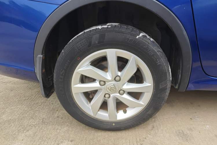 Used Baojun 310W 2017 1.5L Manual Fashion Model China V Right Rear Wheel Hub