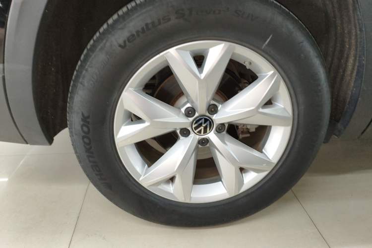 Used Volkswagen Teramont 2021 380TSI Four-Wheel Drive Luxury Edition Right Rear Wheel Hub