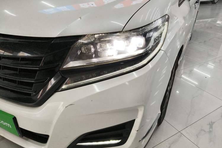 Used Honda Elysion 2016 2.4L Luxury Edition
