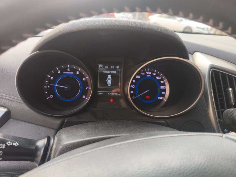 Used CHANGAN Eado 2015 1.6L Automatic Junku Model China V Standard — 12