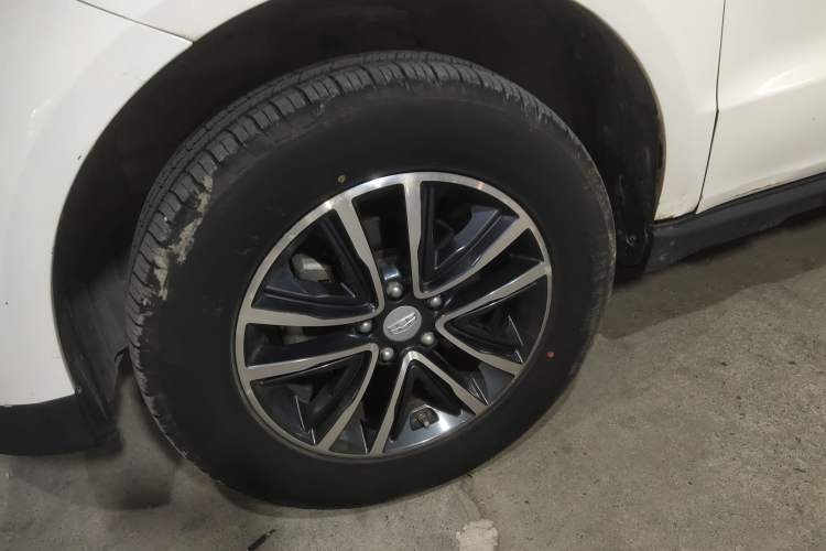 Used Geely Auto Vision X6 2018 1.4T CVT 4G Connected Flagship Edition
