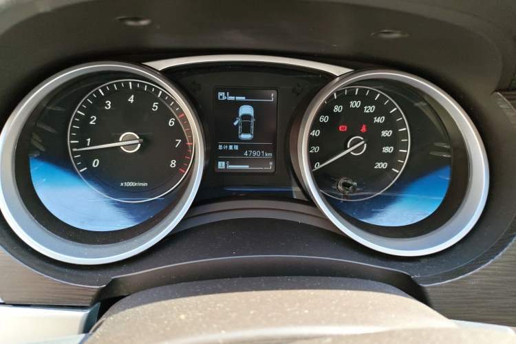 Used Baojun 730 2016 Revised Version 1.5L Manual Standard Model 5 Seats Instrument Cluster