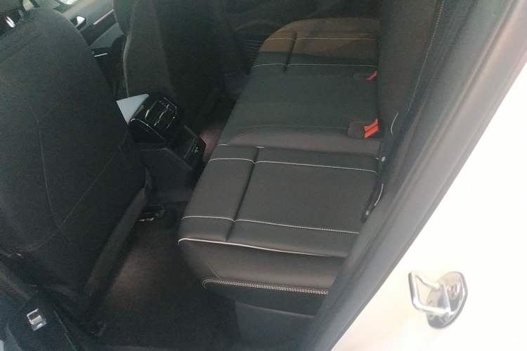 Used Volkswagen ID.4 X 2025 Smart Version Pure & Intelligent Enjoyment Edition Left Rear Seat