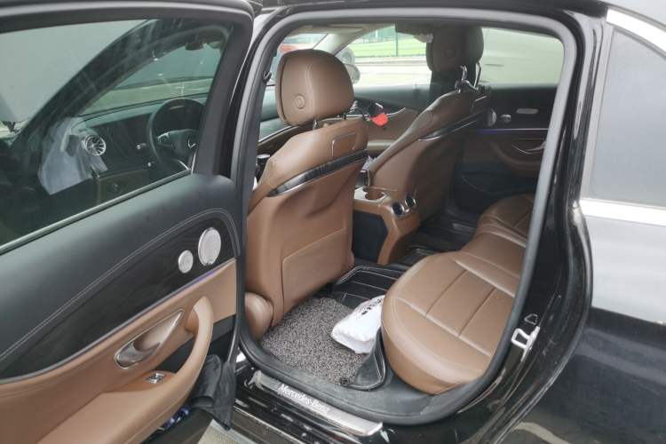 Used Mercedes-Benz E-Class 2017 E 200 L Sport 4MATIC Left Rear Seat