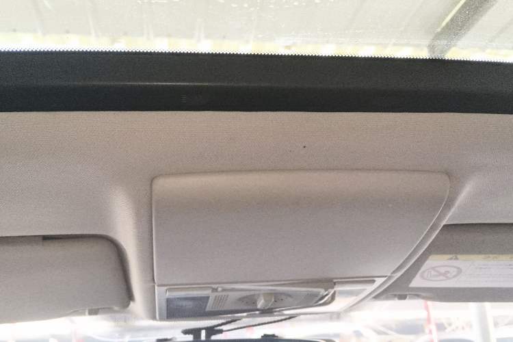 Used Volkswagen Lavida 2015 1.6L Automatic Comfort Edition Headliner