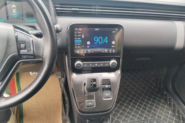 Used ORA iQ 2018 High-Range Version Smart Connectivity Model
