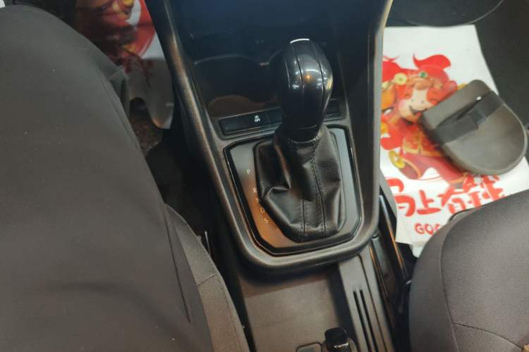 Used Volkswagen Santana 2018 1.5L Automatic Fashion Edition Gear Lever