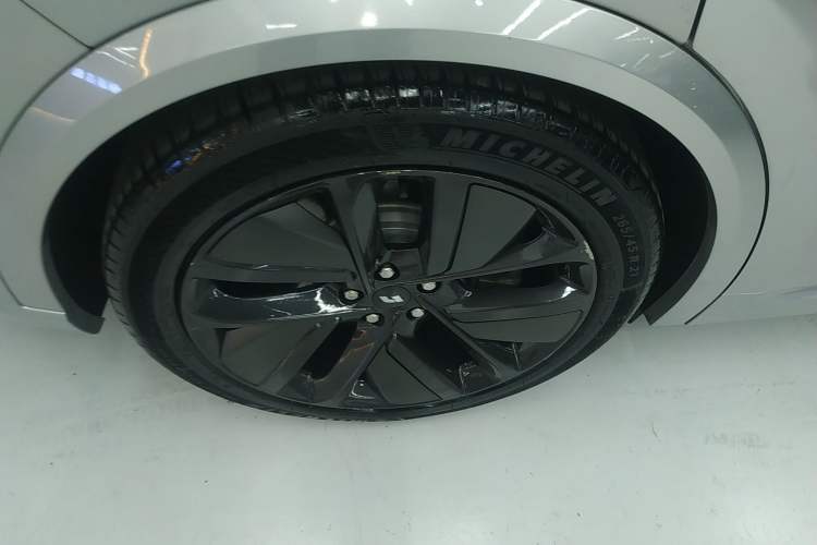 Used Li Auto L9 2022 Max model
