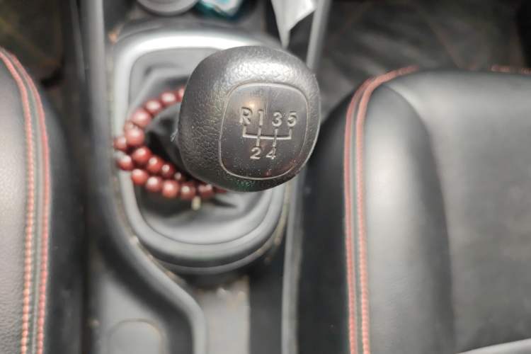 Used Kia K2 2015 Sedan 1.4L MT GLS