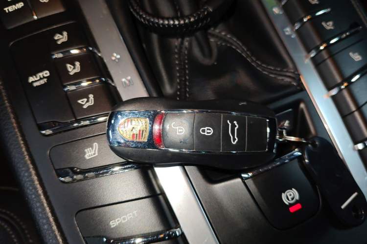 Used Porsche Macan 2018 Macan 2.0T Vehicle Key