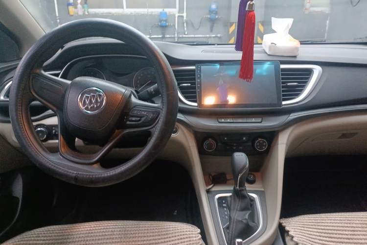 Used Buick GT 2018 15T Dual-Clutch Advanced Model China V Standard Center Console