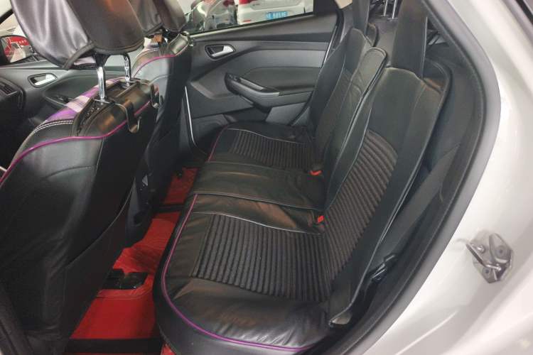 Used Ford Focus 2018 Hatchback Classic 1.6L Automatic Comfort Plus SmartDrive Edition Left Rear Seat