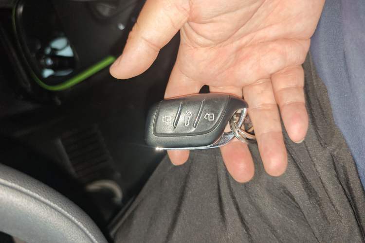 Used Roewe Clever 2021 302 km New Four-Seater Super-Efficient Version
