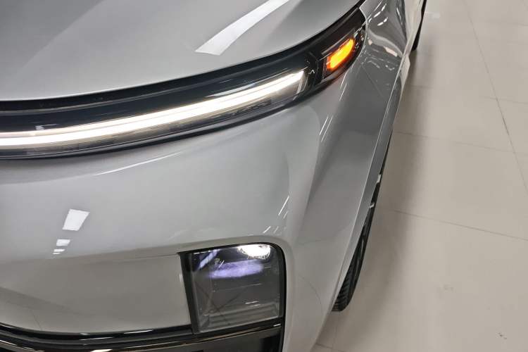 Used Li Auto L8 2025 Ultra Smart Refreshed Edition