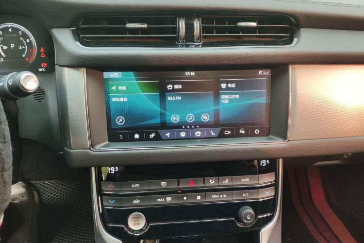 Used Jaguar XFL 2019 XFL 2.0T 250 PS Two-Wheel-Drive Luxury Edition Audio And AC Panel