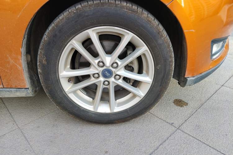 Used Ford Focus 2015 Hatchback 1.6L Automatic Fashion Edition
