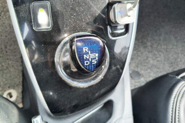 Used Toyota Corolla 2017 Revised Dual-Engine 1.8L E-CVT Leading Edition
