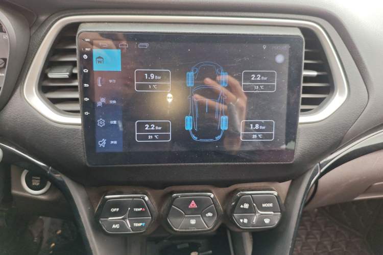 Used GAC Trumpchi GS4 2017 235T Automatic Two-Wheel Drive Elite Edition Audio And AC Panel