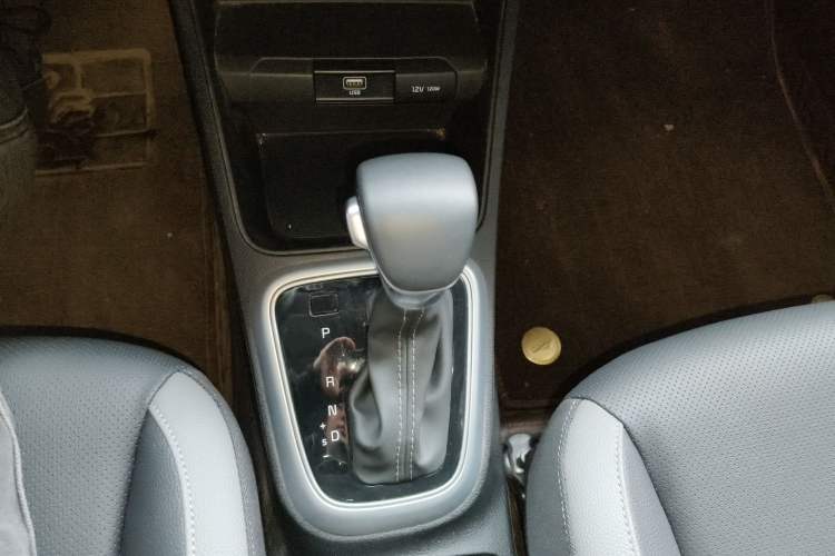 Used Kia kx1 Stonic 2021 1.4L CVT Fun Edition Gear Lever