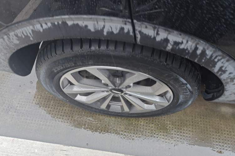 Used Wey VV6 2018 2.0T Two-Wheel-Drive Ultra-Luxury Version China V Standard Right Rear Wheel Hub