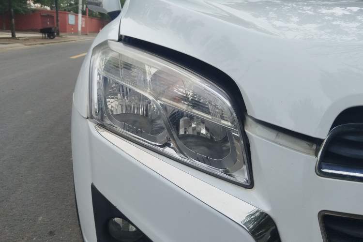 Used Chevrolet Trax 2016 1.4T Manual Two-Wheel Drive Comfort Version with Sunroof
