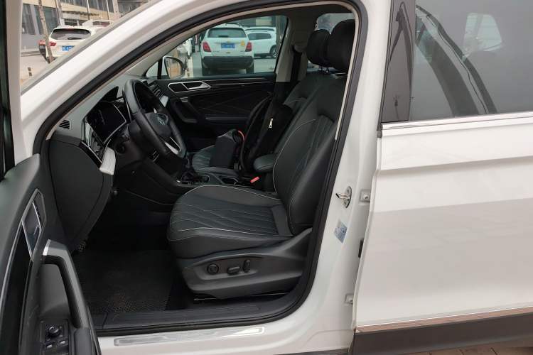 Used Volkswagen Tiguan L 2024 300TSI Automatic Two-Wheel Drive Smart Edition