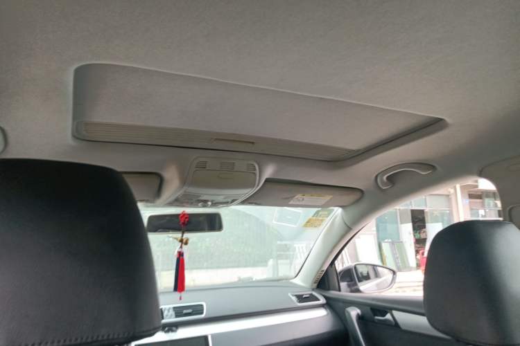 Used Volkswagen Magotan 2015 1.8TSI Advanced Model Headliner