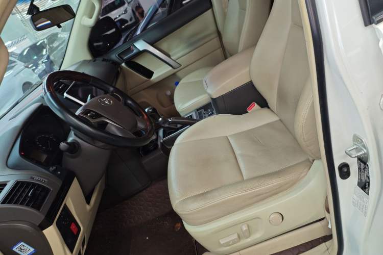 Used Toyota Prado 2017 2.7L Automatic 2700 Gasoline 4x4 7-Seater – Middle East Version Left Front Seat
