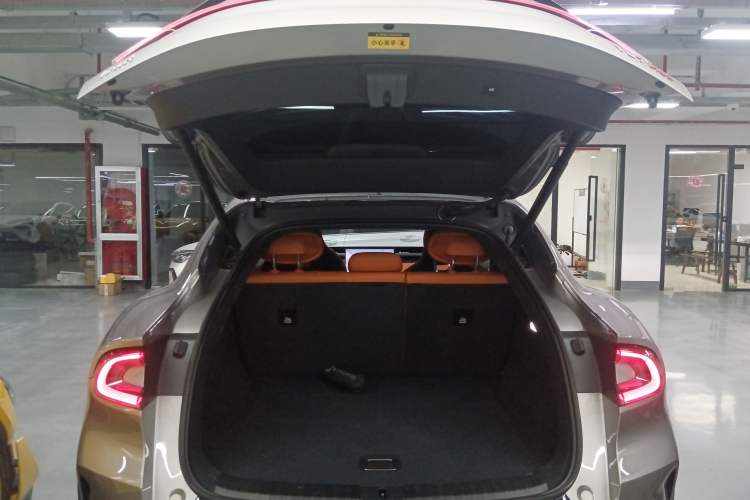 Used Xiaomi Auto YU7 2025 Ultra-Long Range High-Performance All-Wheel-Drive Max Edition