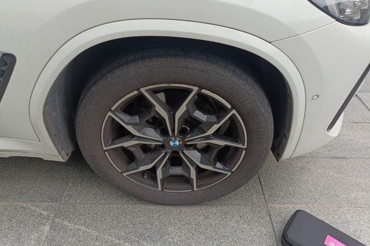 Used BMW X4 2022 xDrive 25i M Sport Package Right Front Wheel Hub