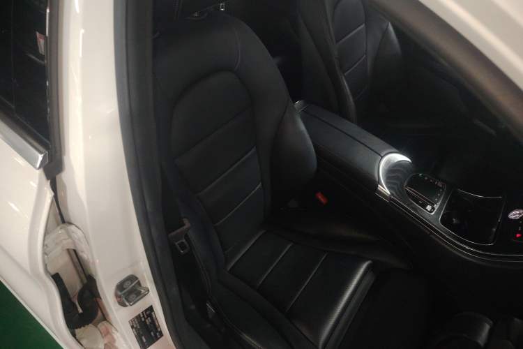 Used Mercedes-Benz C-Class 2019 C 260 Estate Right Front Seat