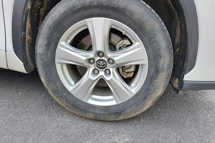 Used Toyota Highlander 2023 2.5L Smart Electric Hybrid Dual-Engine 4x4 Elite Edition 7 Seats Right Front Wheel Hub