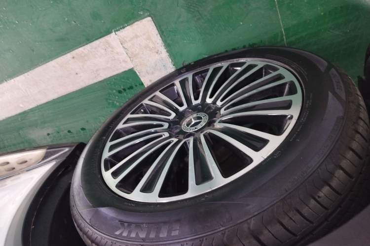 Used Mercedes-Benz GLC 2019 GLC 260 4MATIC Dynamic Edition Left Front Wheel Hub