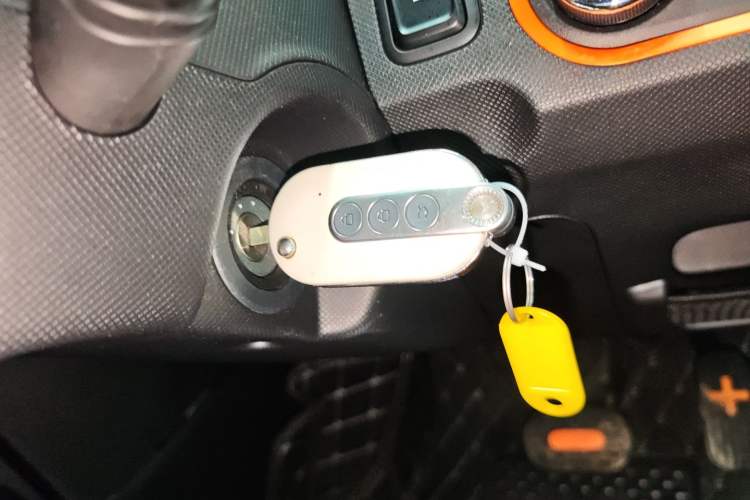 Used Wuling Hongguang MINIEV 2022 Zizai Version Lithium Iron Phosphate Interior 1