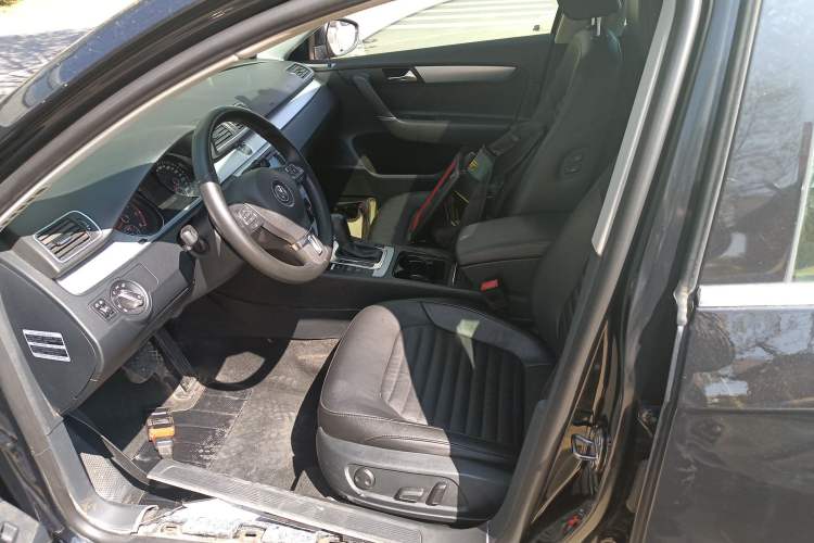 Used Volkswagen Magotan 2013 1.8TSI Premier Model Left Front Seat