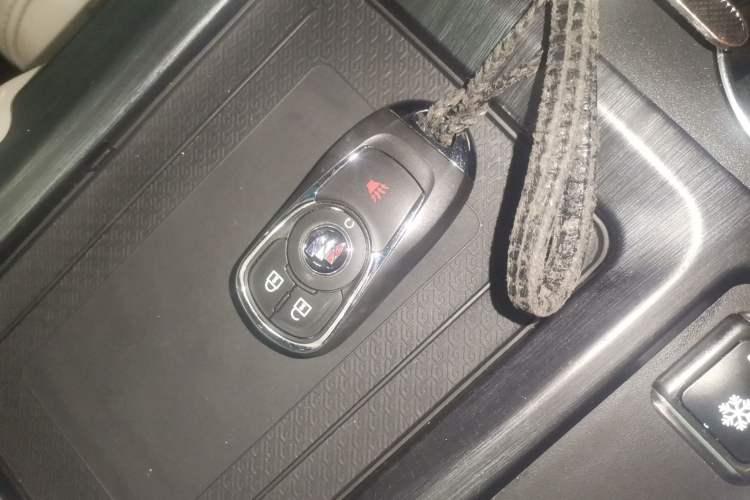 Used Buick GL8 2020 ES Land Cruiser 653T Comfort Edition