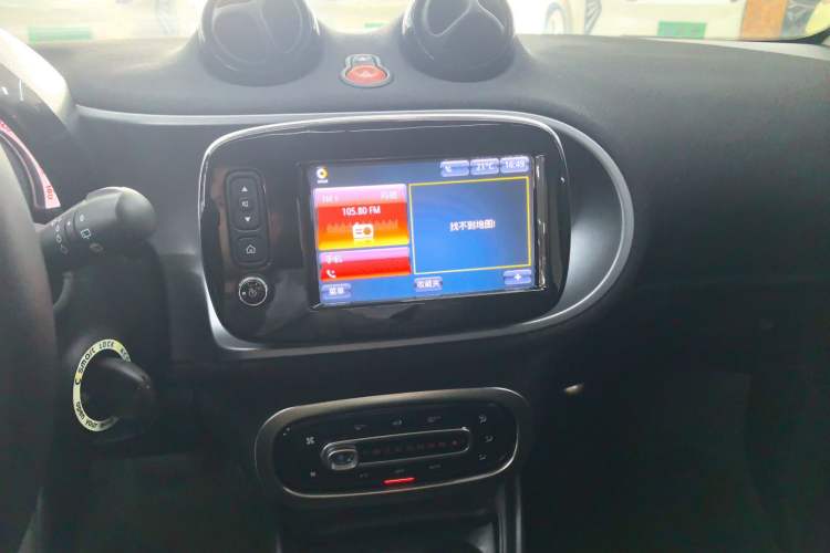 Used smart fortwo 2019 0.9T 66kW Hardtop Wind Power Edition China VI Audio And AC Panel