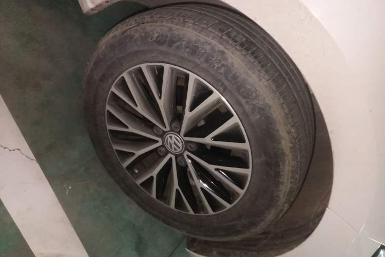Used Volkswagen Sagitar 2020 200TSI DSG Comfort Version China VI Standard Right Front Wheel Hub