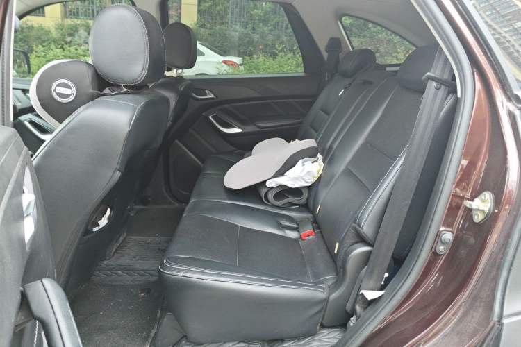 Used JMC Yusheng S350 2016 2.4T Automatic 4x4 Diesel Luxury 5-Seater Left Rear Seat