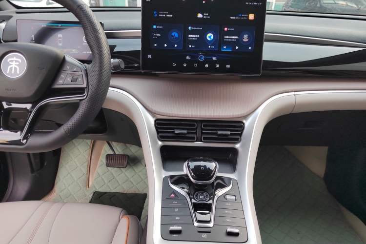 Used BYD Song Pro New Energy 2024 HONOR Edition DM-i 110KM Beyond Model Audio And AC Panel