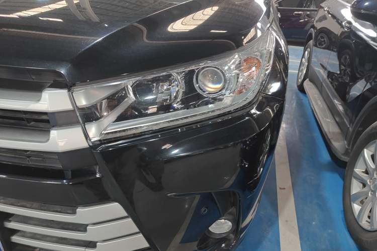 Used Toyota Highlander 2018 2.0T Four-Wheel Drive Elite Edition 7 Seats China V Standard