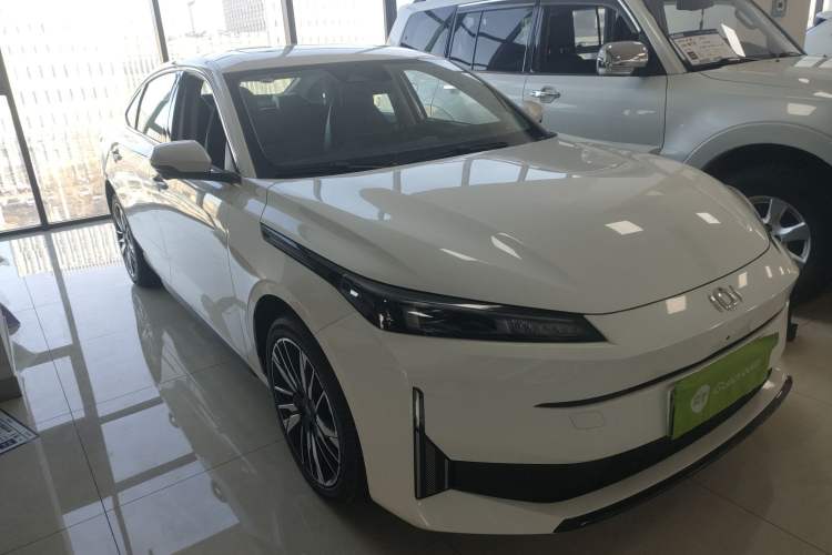 Used CHANGAN NEVO A05 2025 Truly Delicious Version 145 Excellence Edition Front Right 45 Deg