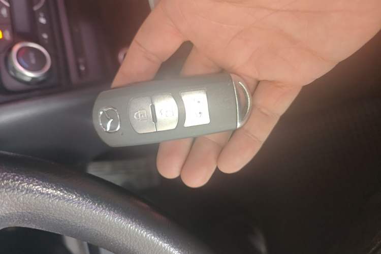 Used Mazda 3 Axela 2017 Sedan 1.5L Automatic Luxury Model Emission Standard China V Vehicle Key