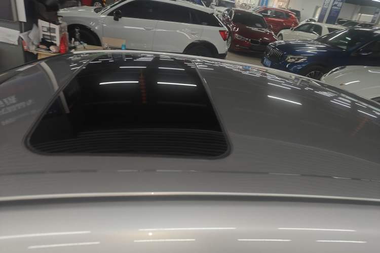 Used Toyota Avalon 2019 Dual-Engine 2.5L Luxury Edition China VI Standard