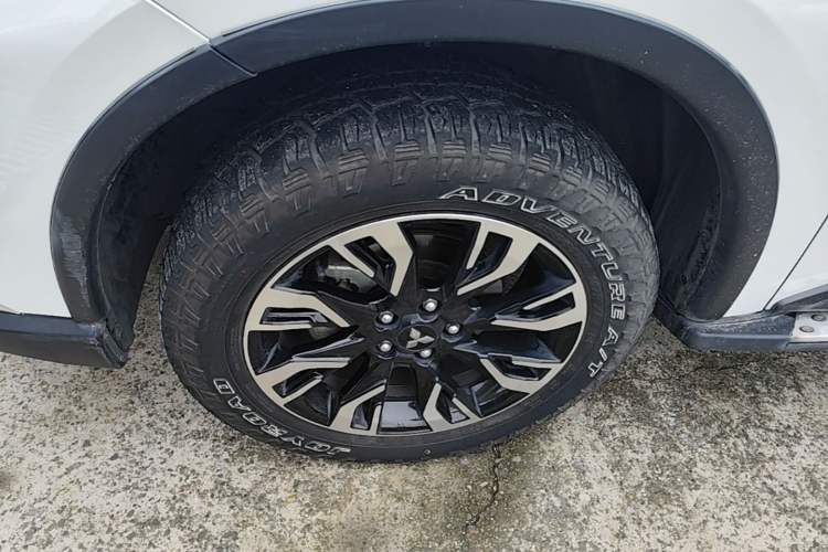 Used Mitsubishi Outlander 2019 2.4L 4x4 Zhi Xiang Edition 7 Seats China VI Standard