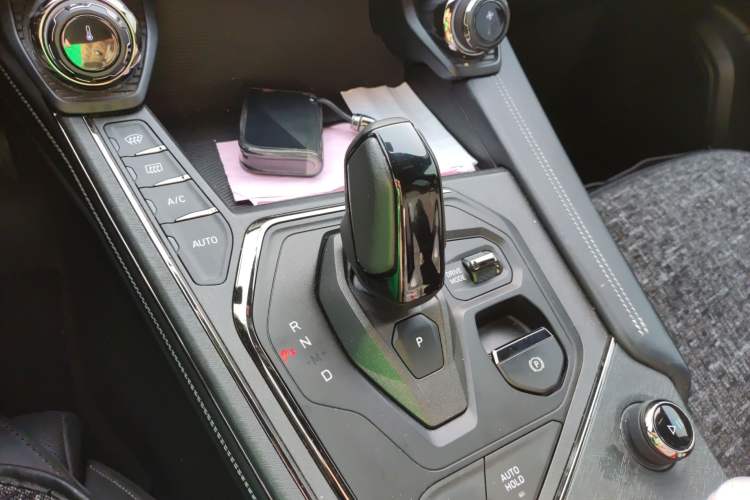 Used Lynk & Co 01 EM-P 2021 1.5TD PHEV Halo Gear Lever