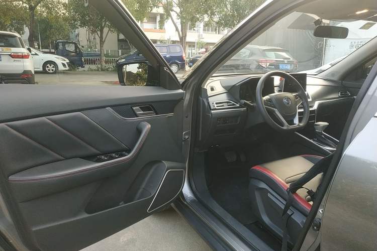 Used Venucia T60 2018 1.6L CVT Smart Edition (ISS) China VI
