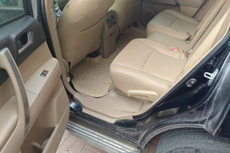 Used Toyota Highlander 2012 2.7L Two-Wheel Drive 7-Seater Luxury Edition
