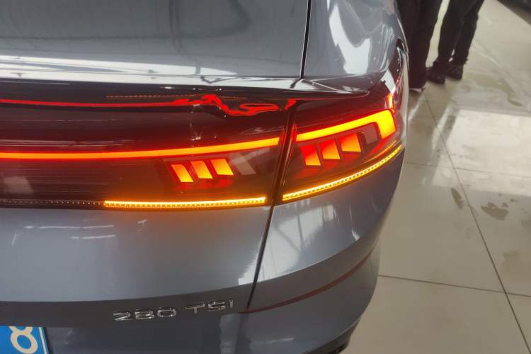 Used Volkswagen Lamando 2022 Lavida L 280TSI DSG Hot Edition Right Rear Taillight